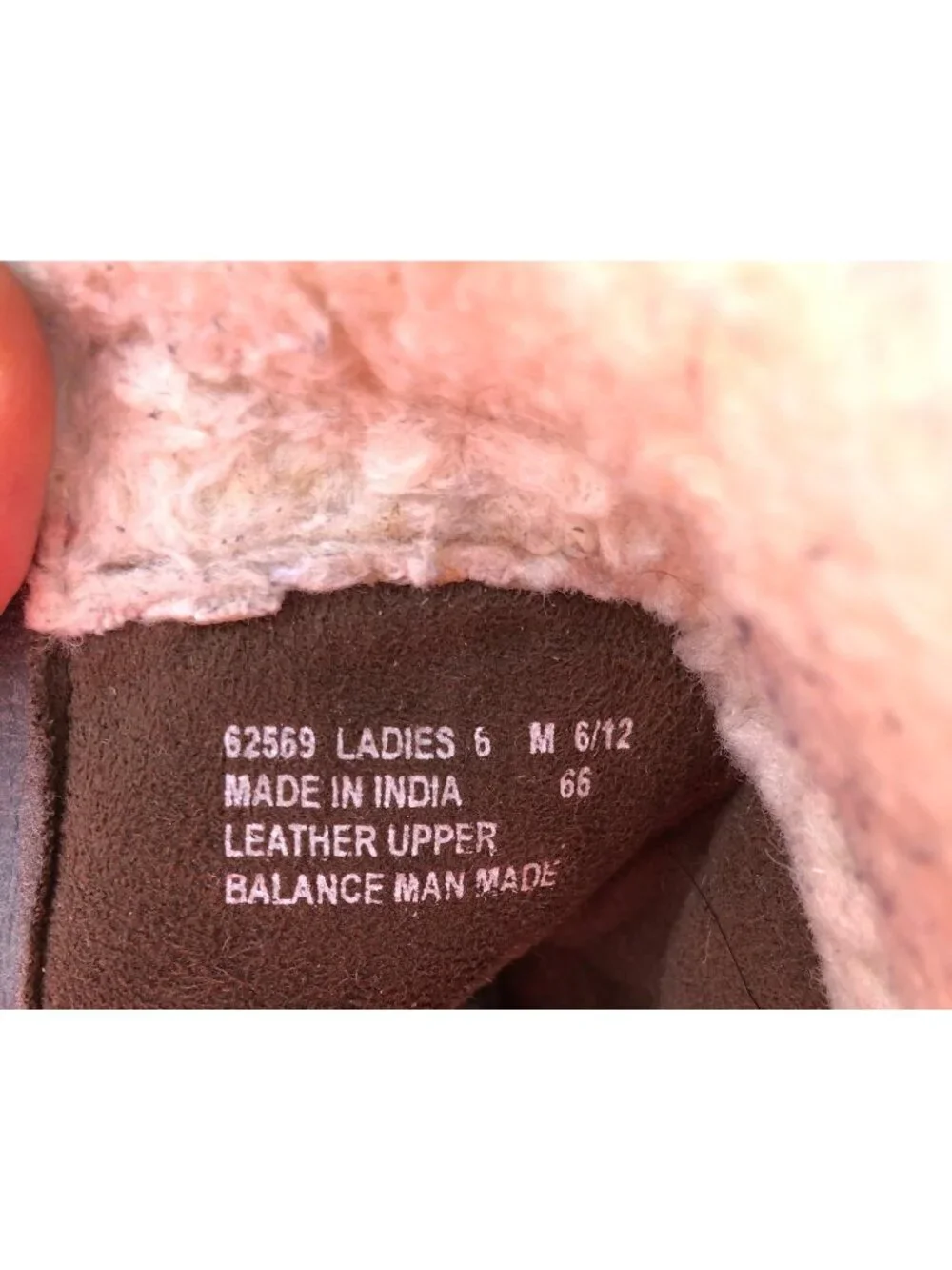 Clarks Ankle Boots Beige Suede Womens 6M Faux Fur Lining Side Zipper